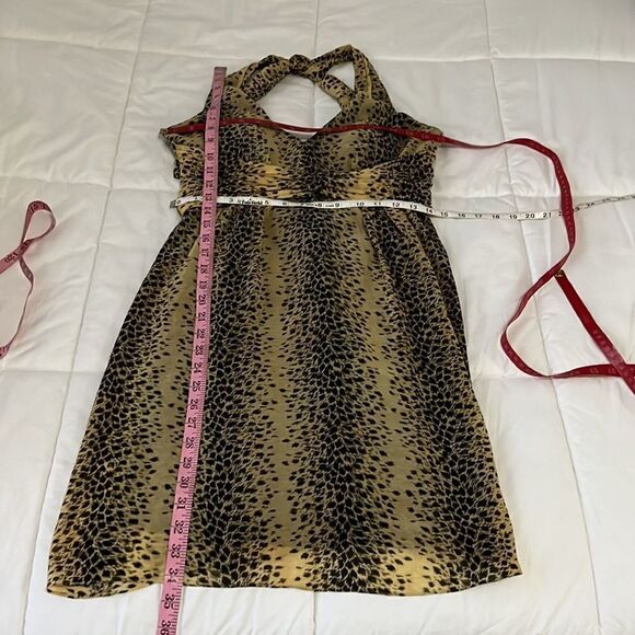 Guess Sz 8 Dress Animal Print V Neck Slimming Sash Waist Cut Out Back Sleeveless - Picture 11 of 11